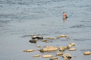 A fisherman in the Delaware River. Credit: Cindy Johnson